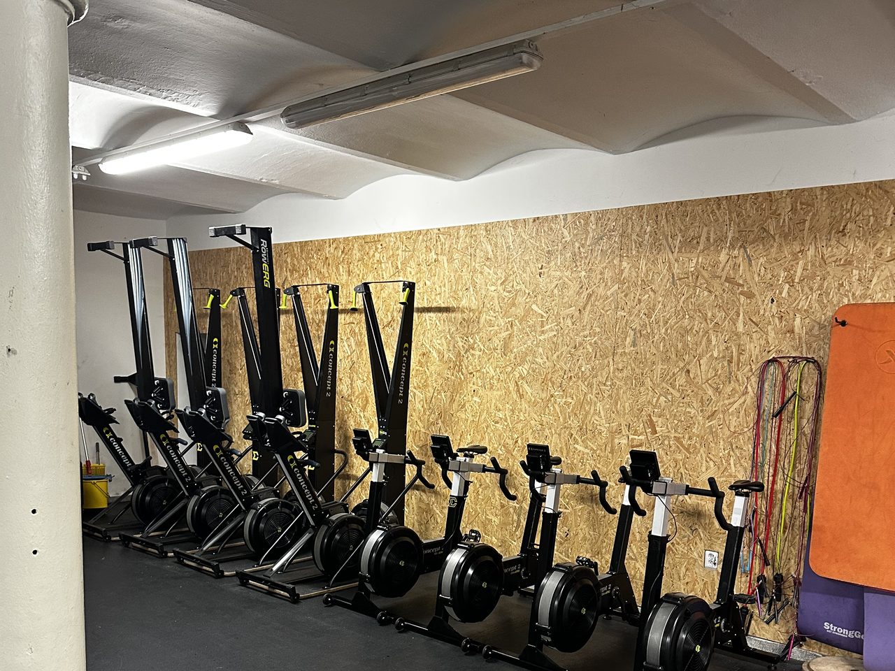 Cardio zóna Cvičírny Šumperk s rotopedy